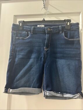Kensie Indigo Rolled-Hem Denim Shorts